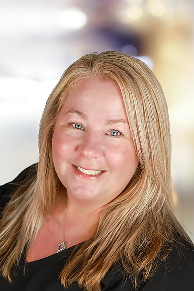 Portrait of Laura Lee, REALTOR®.
